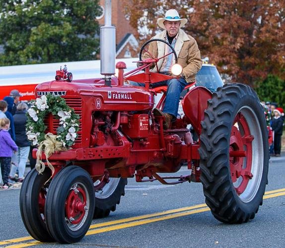 Appomattox holds 30th annual Christmas parade, lighting ceremony