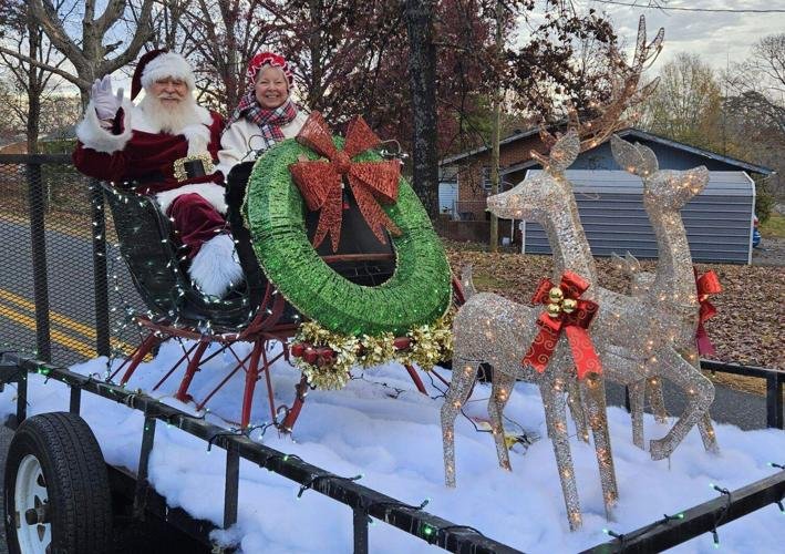 Appomattox holds 30th annual Christmas parade, lighting ceremony