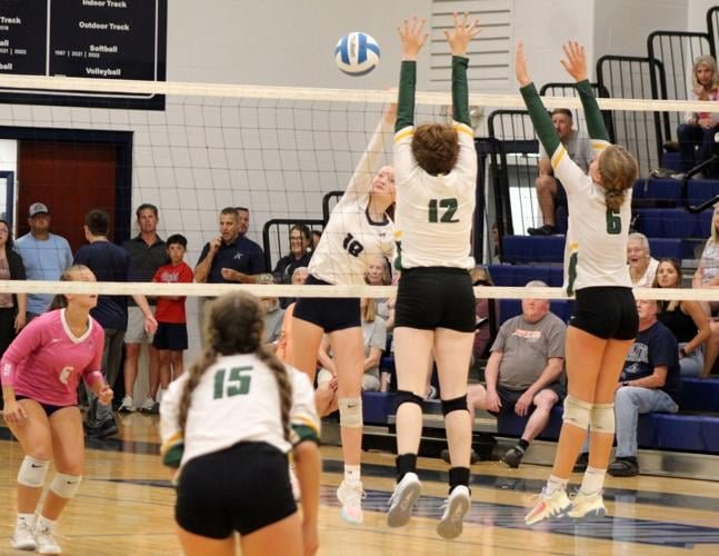 Raiders volleyball opens defense of state title at 2-0