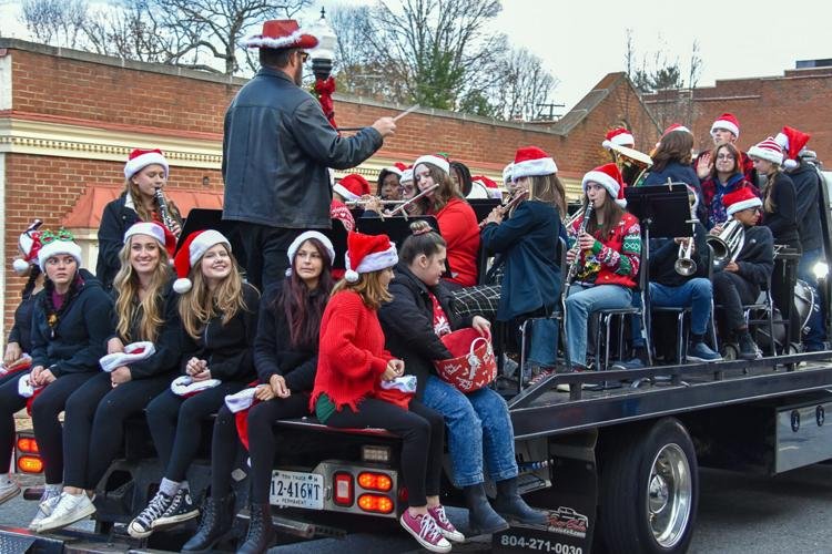 Appomattox holds 30th annual Christmas parade, lighting ceremony